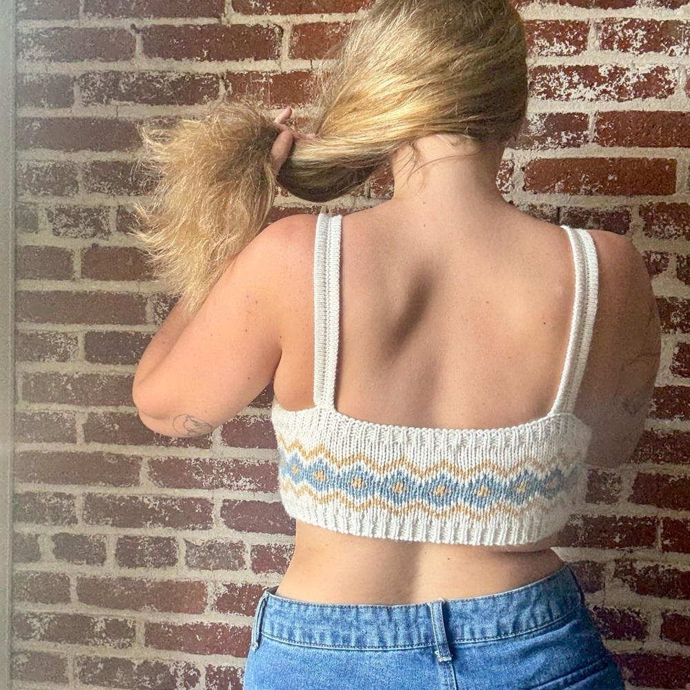 Sage & Oak Young Contemporary Cream knit crop top with blue & tan design - Picture 4 of 9